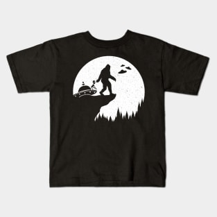 Alien And Bigfoot Ufos Kids T-Shirt